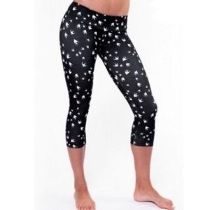 Onzie Sparrow Bird Yoga Crop Leggings